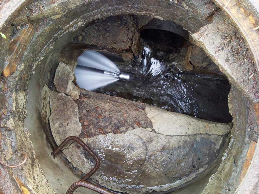 Промывка труб систем канализации в Самаре